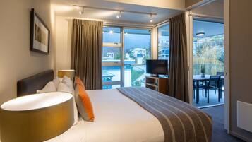 Apartment, 2 Bedrooms, 2 Bathrooms, Mountain View | 2 bedrooms, laptop workspace, iron/ironing board, cots/infant beds