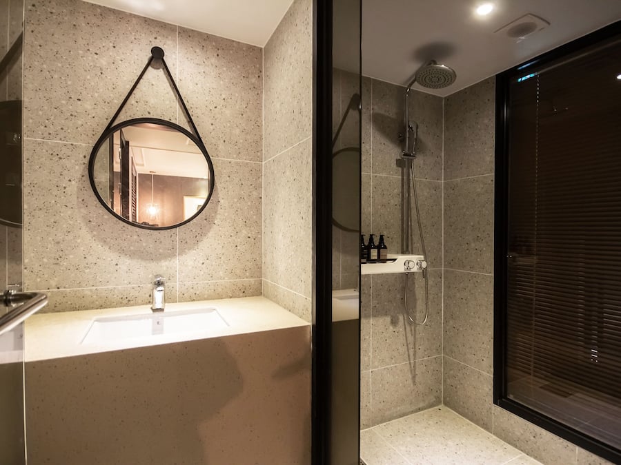 Standard Double Room | Bathroom