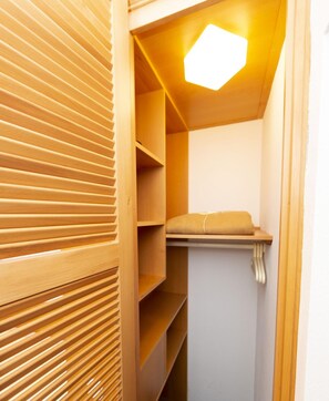 Desk, laptop workspace, free WiFi, bed sheets