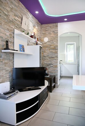 獨棟房屋, 4 間臥室, 私人泳池 | 起居區 | 平面電視、 DVD 播放機