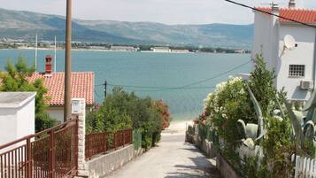 Ferienhaus, 4 Schlafzimmer, eigener Pool | Ausblick vom Zimmer