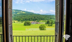 Superior Comfort Double Room | Decoración individual, mobiliario individual, cortinas opacas