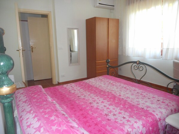 Double Room, 1 Queen Bed