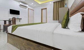 Deluxe Room, 1 King Bed | Iron/ironing board, rollaway beds, free WiFi, bed sheets