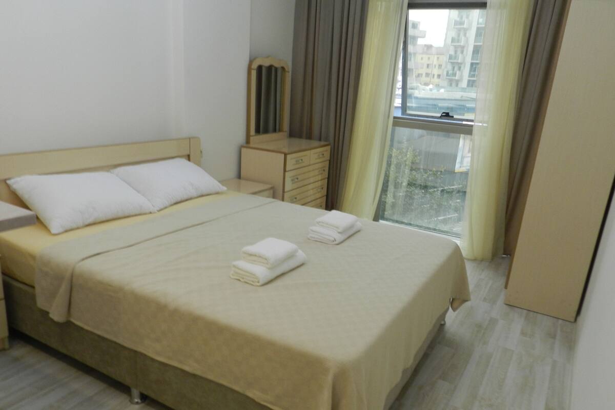 Laptop workspace, soundproofing, iron/ironing board, WiFi (free)