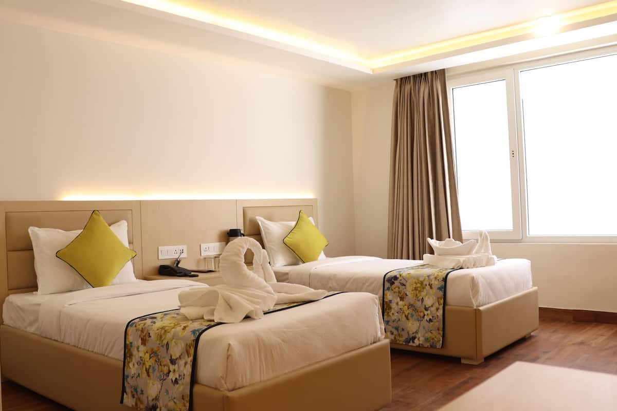 Deluxe Room, 1 Double Bed, City View | WiFi (free)
