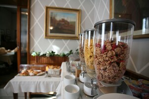 Daily buffet breakfast (EUR 8 per person)