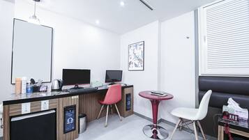 Deluxe Room (1 King-size Mattress) | Room amenity