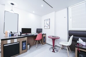 특실 (킹 매트리스) | 객실 내 편의 시설/서비스