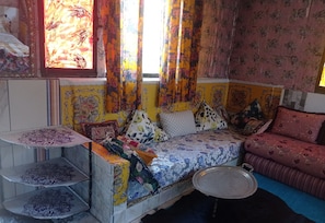 Panoramic Triple Room | Living area