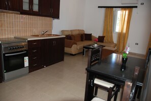 Fridge, electric kettle - Leka Apartments (Sarandë)