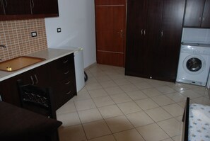 Fridge, electric kettle - Leka Apartments (Sarandë)
