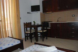 Fridge, electric kettle - Leka Apartments (Sarandë)