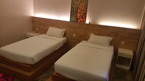 Deluxe Twin Room | Minibar, desk, WiFi (free) - Ambo Top Hotel (Yangon)