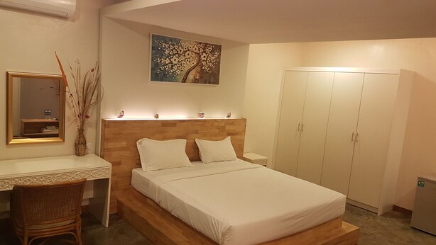 Premium Double Room | Minibar, desk, WiFi (free) - Ambo Top Hotel (Yangon)