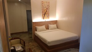 Deluxe Double Room | Minibar, desk, free WiFi - Ambo Top Hotel (Yangon)