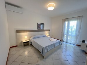 Trilocale Aleatico | In-room safe, free cots/infant beds - Azienda Agricola Sapereta (Porto Azzurro)