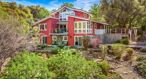 Exterior - Luxury Riverfront Paradise Escape (Three Rivers)