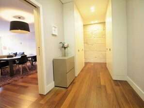 Interior detail - ALIADOS by YoursPorto (Porto)