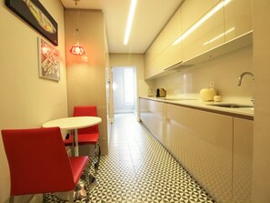 Luxury Apartment, 2 Bedrooms, City View | Private kitchen | Full-sized fridge, microwave, oven, stovetop