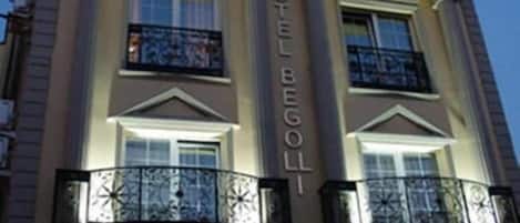 Fachada de la propiedad