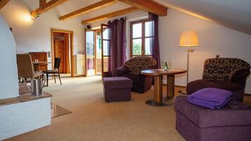 Minibar, coffres-forts dans les chambres, rideaux occultants