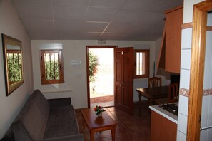 Apartamento estándar, 1 cama de matrimonio con sofá cama, vistas a la montaña | Sistema de insonorización, wifi gratis, ropa de cama
