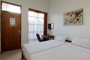 Standard Room | Premium bedding, desk, free WiFi, bed sheets