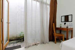 Standard Room | Premium bedding, desk, free WiFi