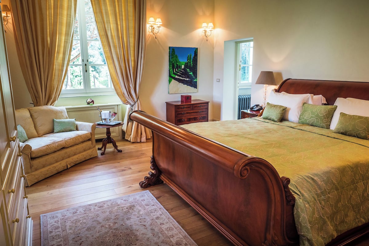 superior suite, balcony, valley view | premium bedding, down duvets, minibar, in-room safe