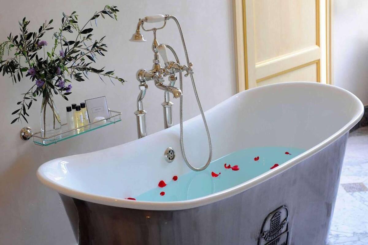 superior suite, balcony, valley view | room amenity