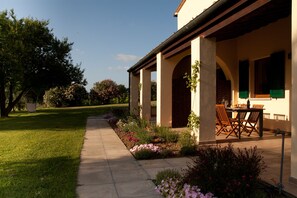 Deluxe Apartment, Park View (4 pax) | Terrace/patio - Agriturismo Villa Borgeri (Castagneto Carducci)