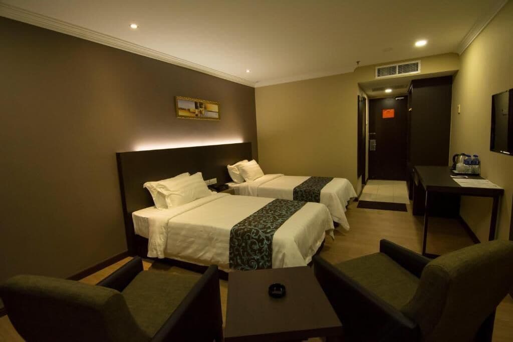 1 bedroom, minibar, desk, laptop workspace