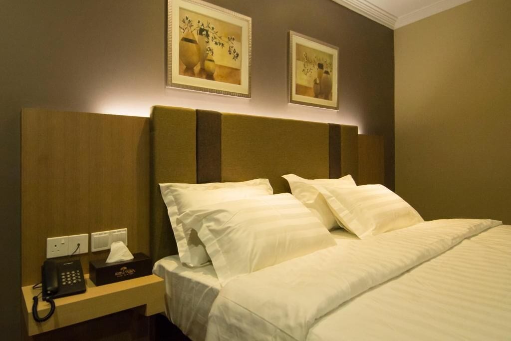 1 bedroom, minibar, desk, laptop workspace