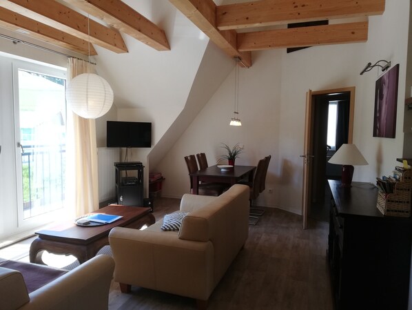 Appartement Confort (#1) | Aire de séjour | Téléviseur à écran plat de 40 po avec télévision par câble, téléviseur