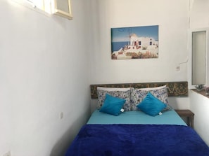 Double Room, 1 Double Bed | Blackout drapes, iron/ironing board, free WiFi, bed sheets