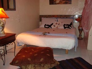 Tweepersoonskamer, 1 tweepersoonsbed | Verduisterende gordijnen, een strijkplank/strijkijzer, gratis wifi