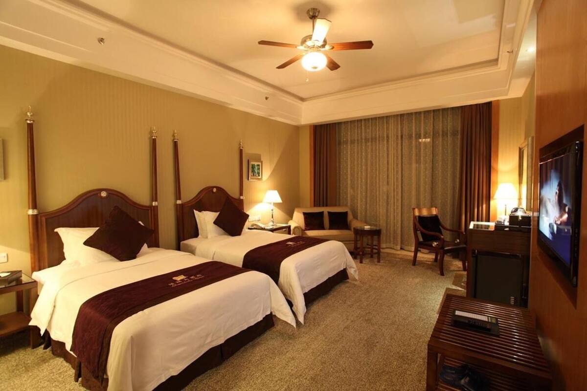 Superior Twin Room, Multiple Beds, Ensuite, Annex Building | In-room safe, desk, blackout drapes, WiFi (free)