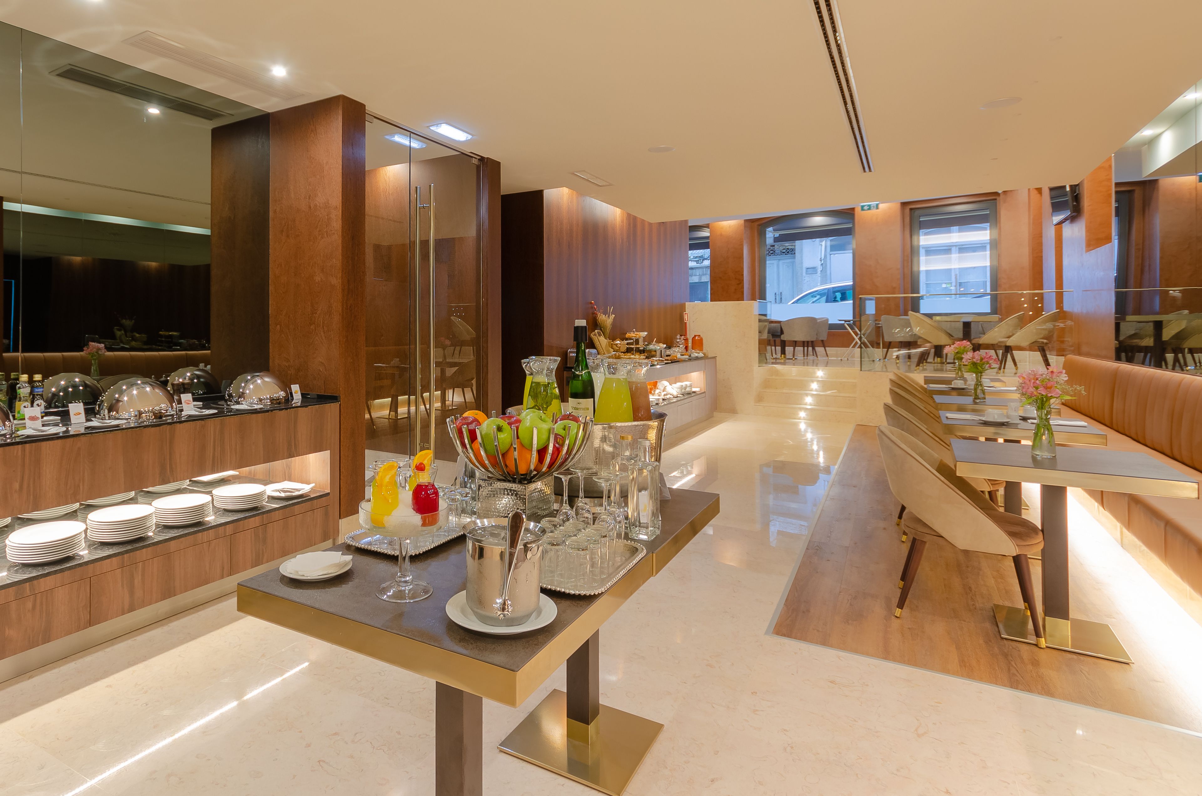 daily buffet breakfast (eur 25 per person)