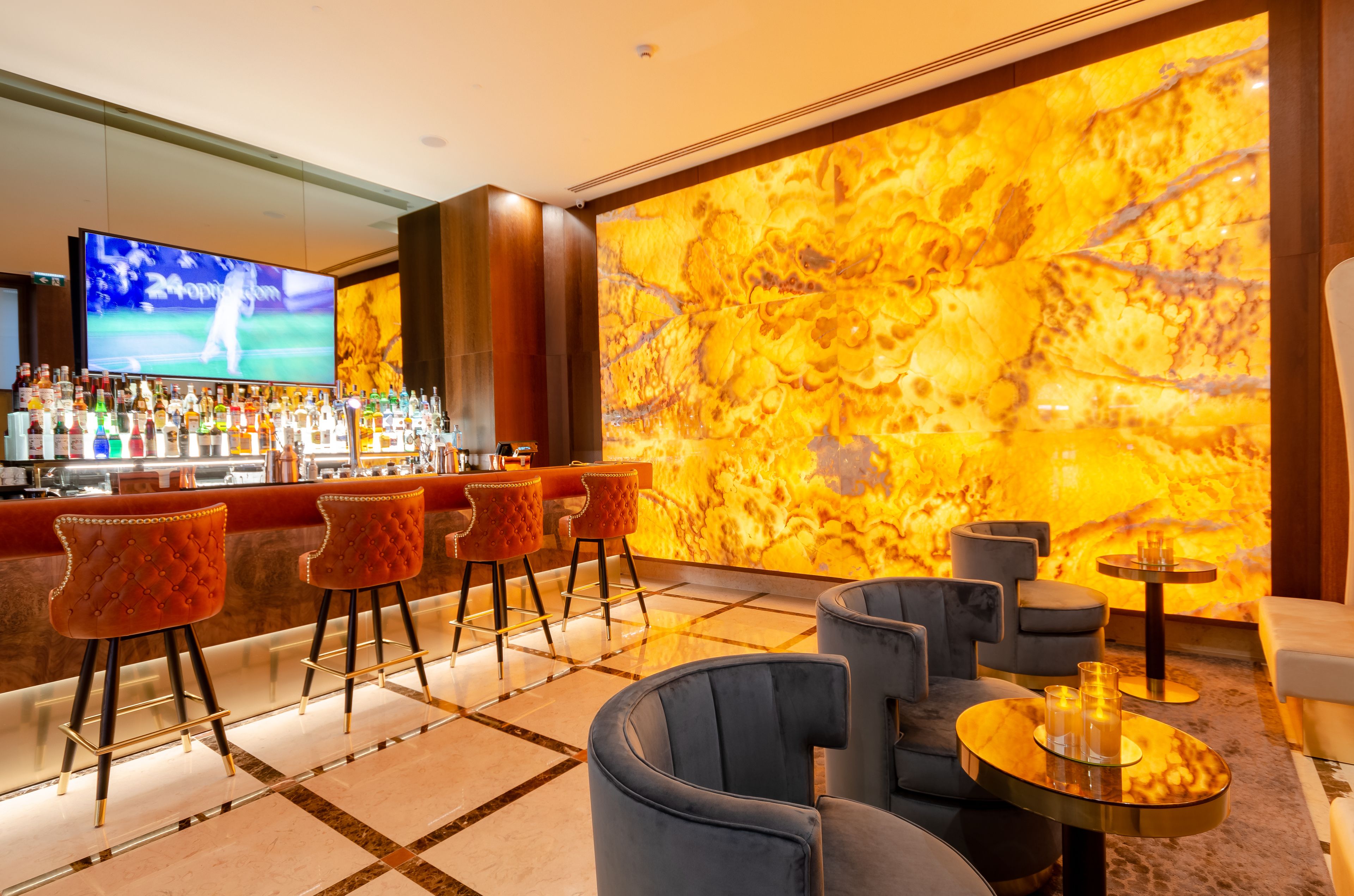 2 bars, bar sur le toit, lounge dans le hall