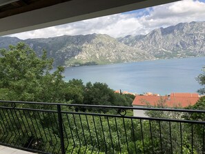 Apartment | Balcony - Two Bedroom Apartment With Amazing Views (Kotor)