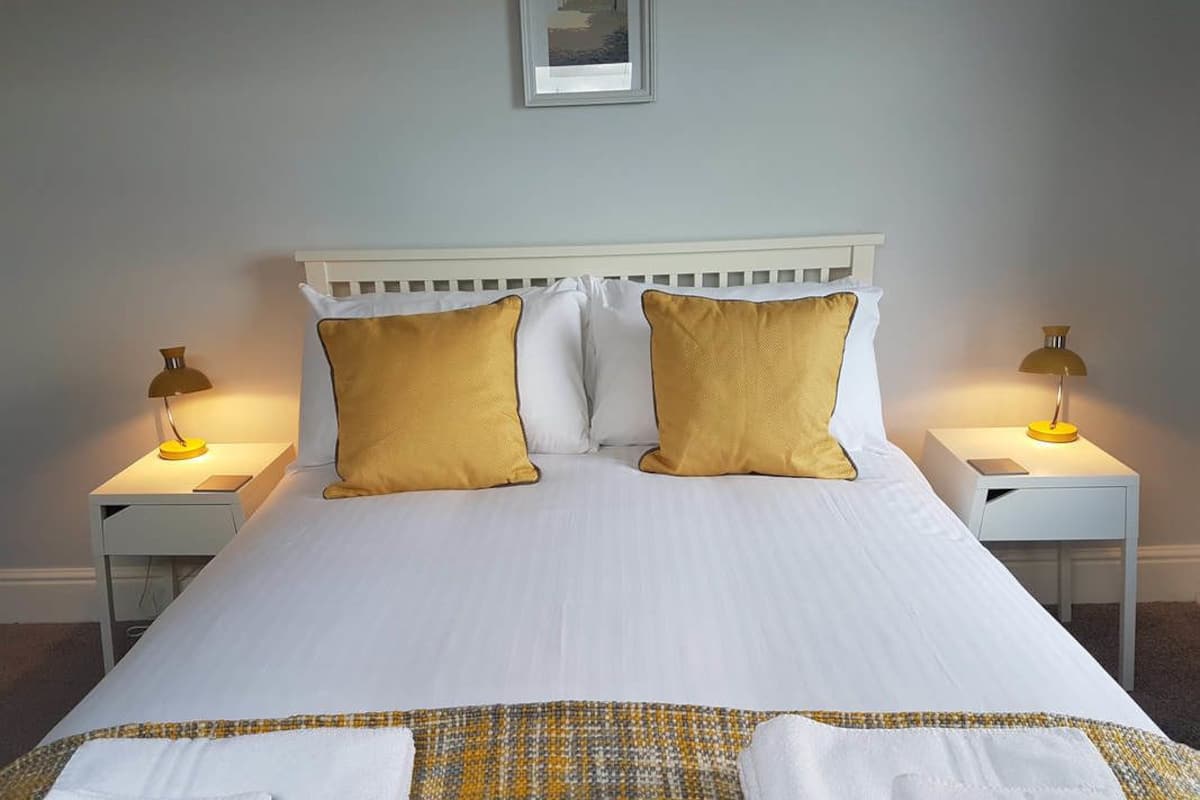 Doppelzimmer zur Einzelnutzung | Bügeleisen/Bügelbrett, kostenloses WLAN, Bettwäsche