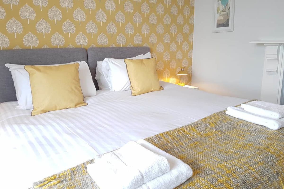 Doppel- oder Zweibettzimmer (Room 4) | Bügeleisen/Bügelbrett, kostenloses WLAN, Bettwäsche