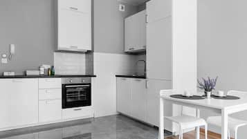 Refrigerador, horno, placa de cocina, lavavajillas