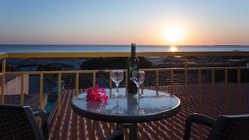 Doppelzimmer, Meerblick, am Strand | Balkon