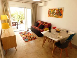 Dining - Apartment at 30 m. from the beach in Santa Margarita, Roses, Costa Brava (Roses)