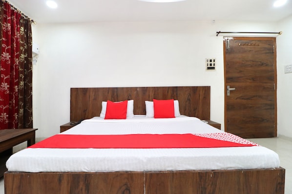 Deluxe Double or Twin Room, 1 Queen Bed