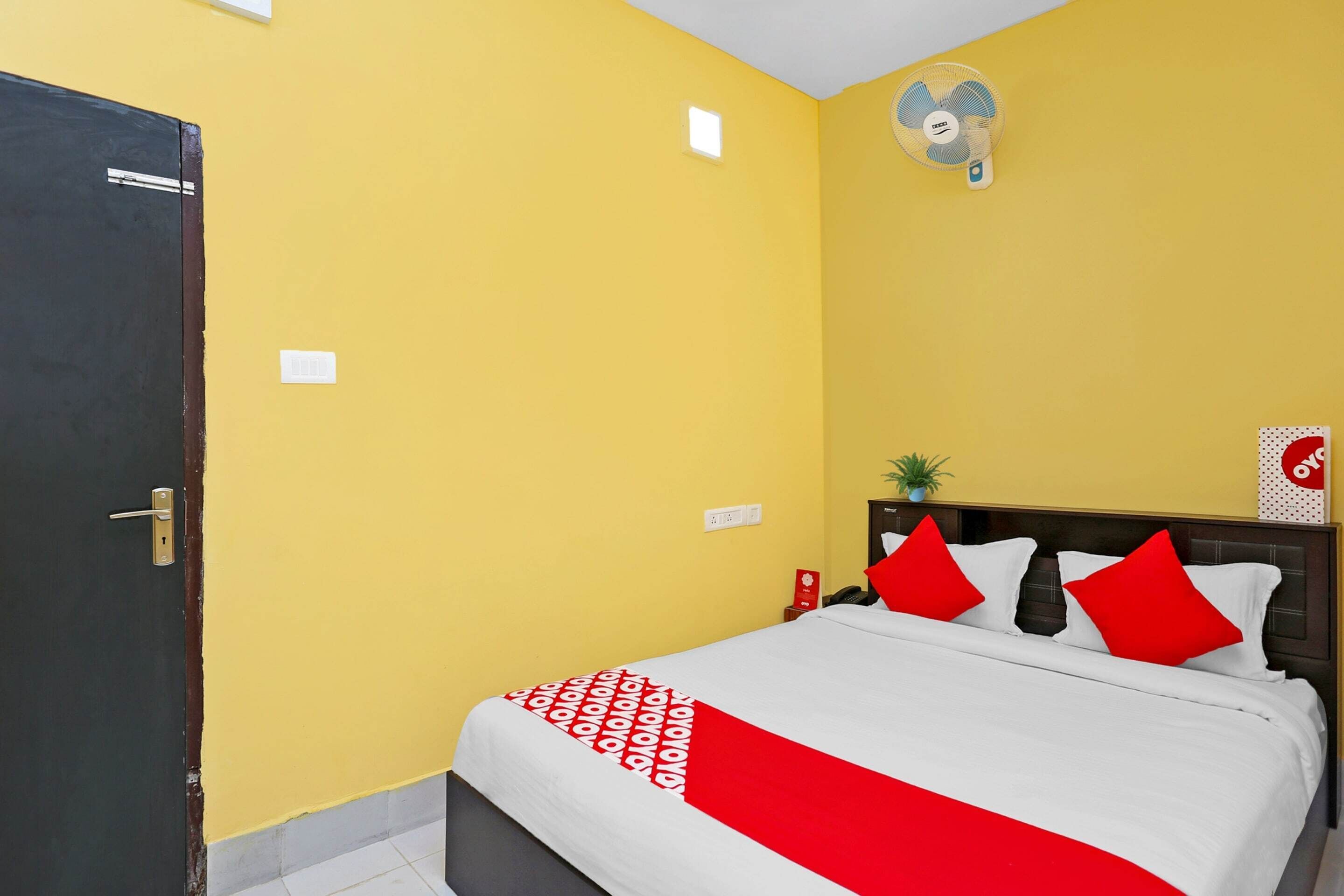 Standard Double Room | Bed sheets