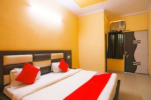 Double or Twin Room | Free WiFi, bed sheets