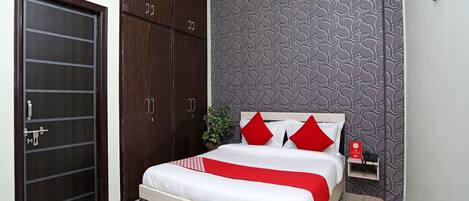 Double or Twin Room | Free WiFi